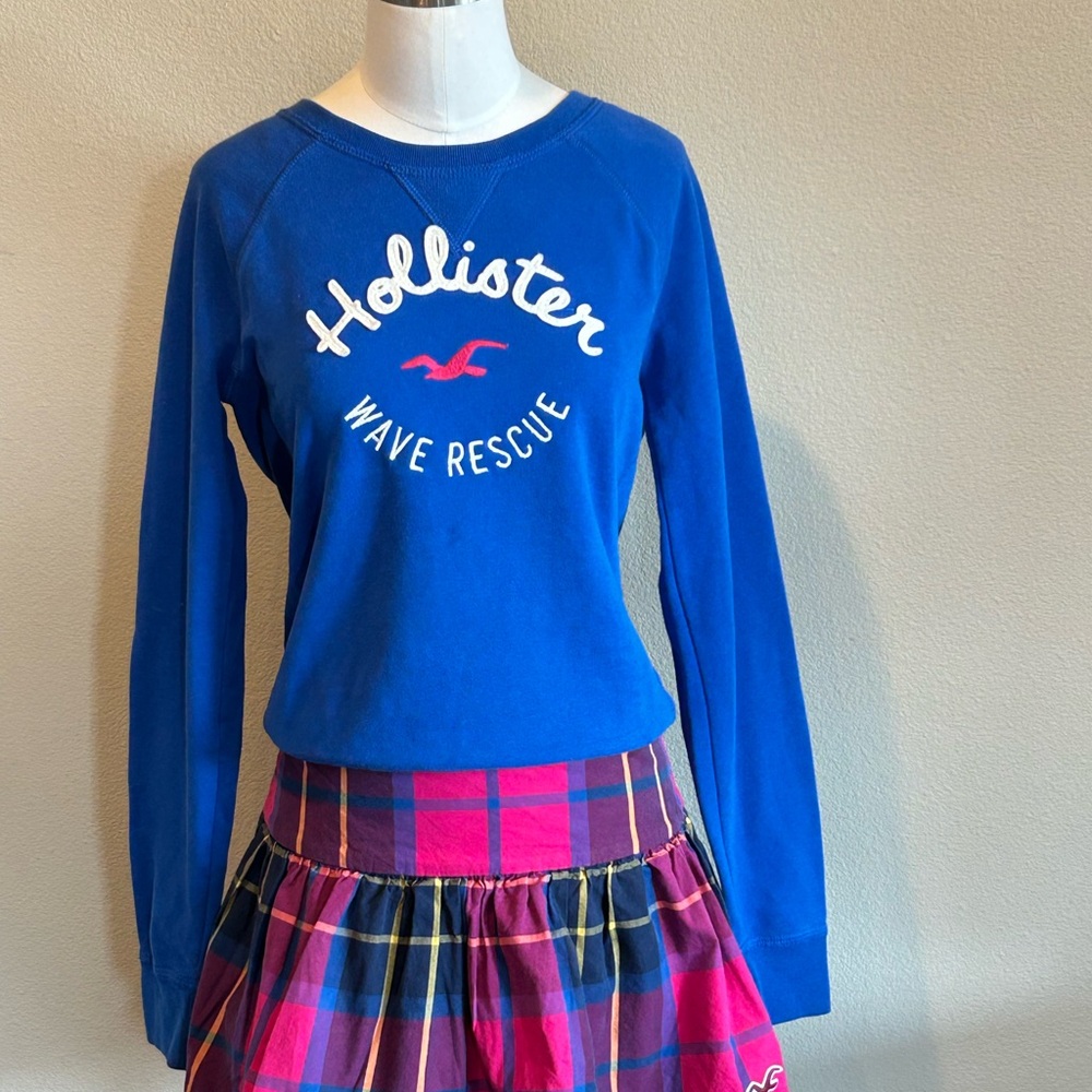 Hollister Blue Wave Rescue Sweatshirt Small & Plaid skirt size 1 pink outfit